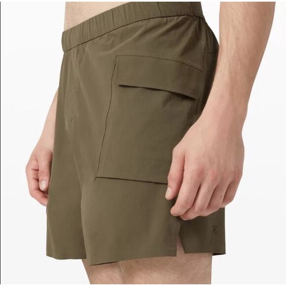 Lululemon Men’s Diffraction Green Cargo Shorts Small - Picture 1 of 6